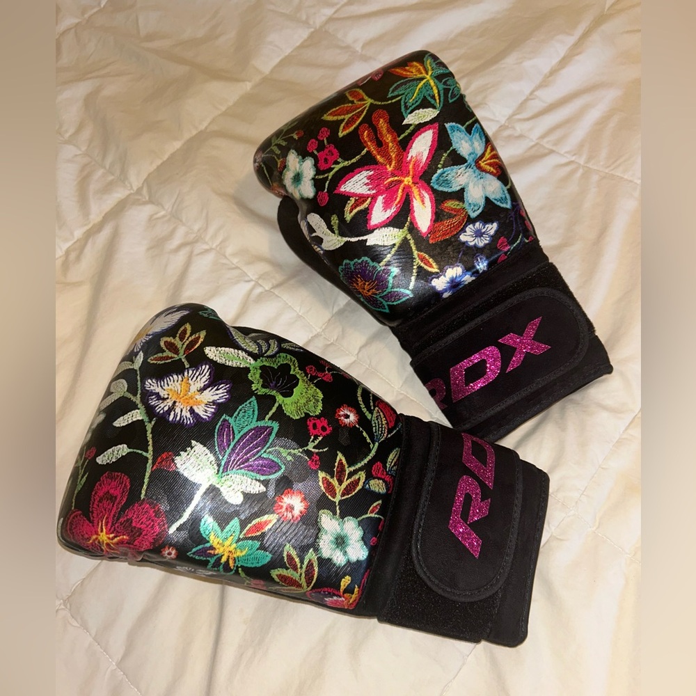 Women’s RDX boxing gloves